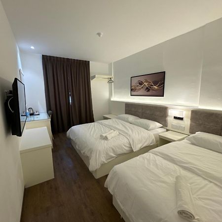 52 The Grace Hotel Muar Exterior photo