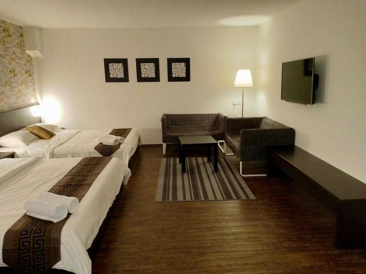 52 The Grace Hotel Muar Exterior photo